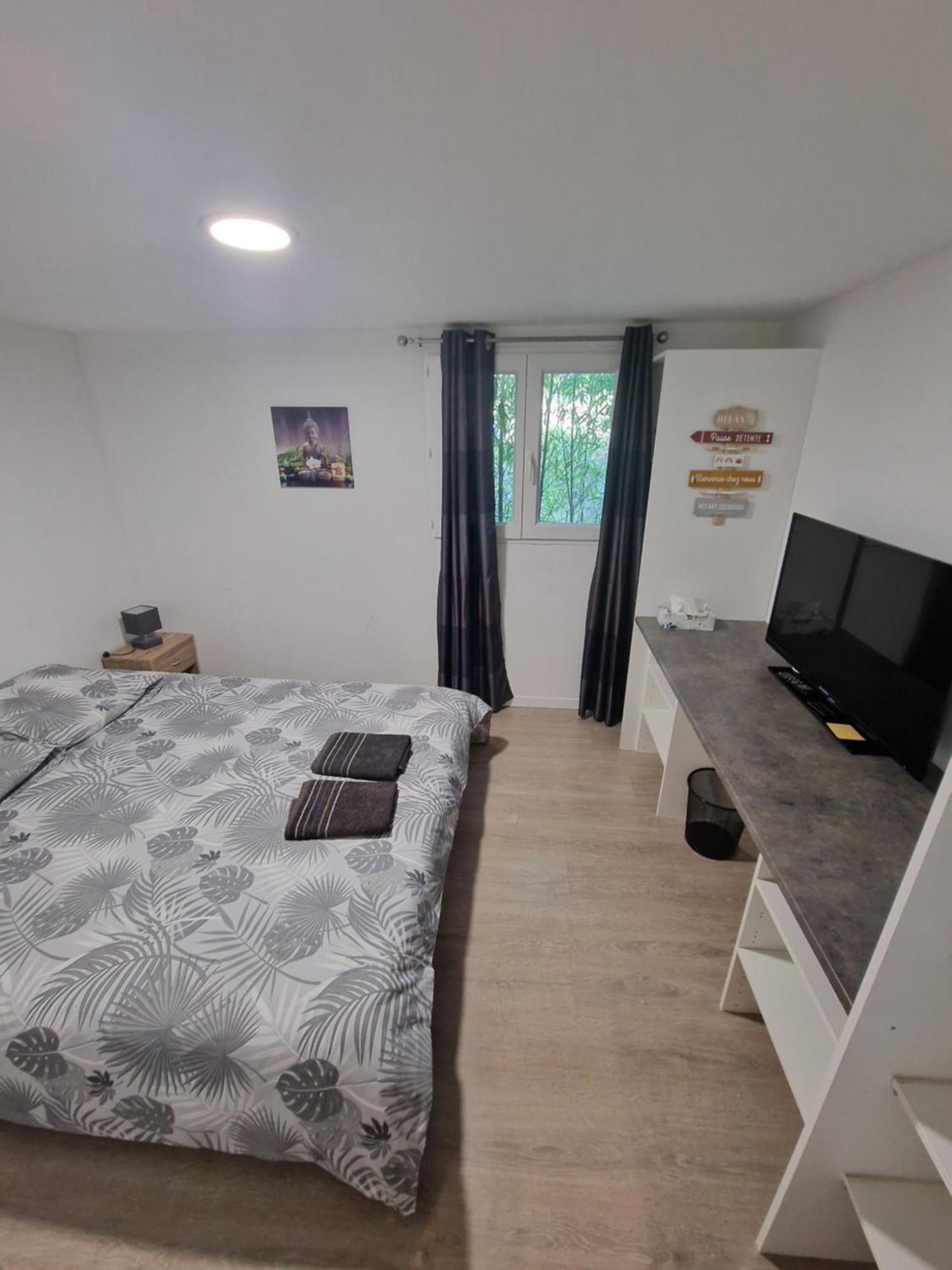 Chambre Chez L Habitant Petit Dejeuner Compris Фрежус Екстер'єр фото
